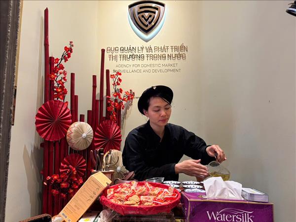 Ký Biên bản ghi nhớ và Khai mạc Không gian trưng bày, livestream Sức sống hàng Việt