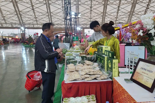 Hà Nội: Tổ chức trưng bày sản phẩm tiêu biểu, OCOP, hội hoa xuân phục vụ Tết