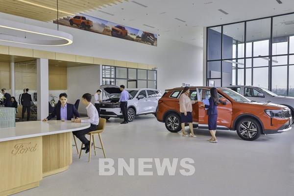 Tiêu thụ ô tô tại Việt Nam tăng 95% trong tháng đầu năm