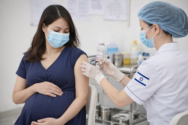 Tiêm vaccine cúm khi mang thai không làm tăng nguy cơ tự kỷ