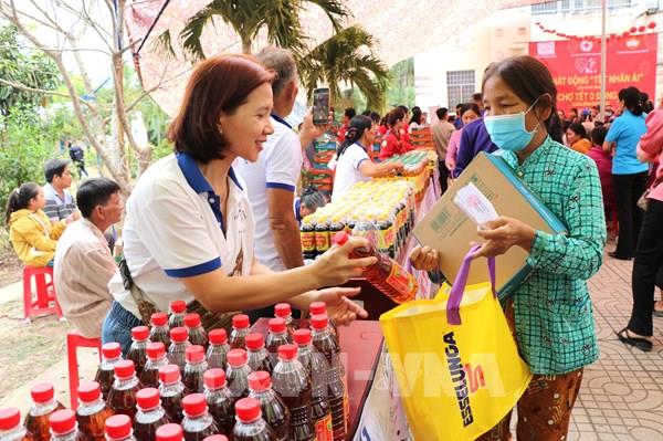 Vĩnh Long gom yêu thương, mang Tết về với người nghèo