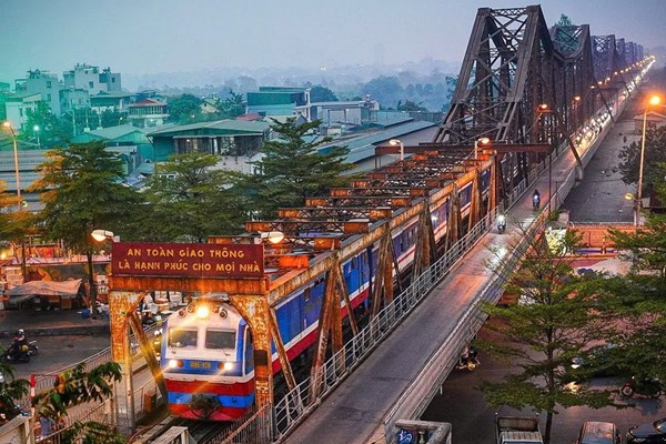 Chính thức thông tàu chạy qua cầu Long Biên