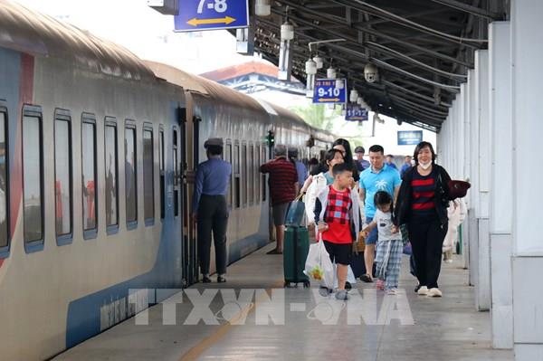 Khởi hành chuyến tàu Công đoàn - Xuân 2026 đưa gần 3.000 công nhân về quê đón Tết