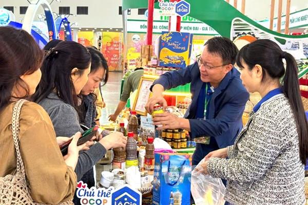 Hội chợ Mùa Xuân 2026: Đi một lần, sắm trọn Tết