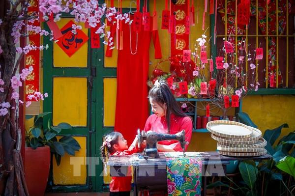 Giữ hồn Tết quê trong lòng phố thị