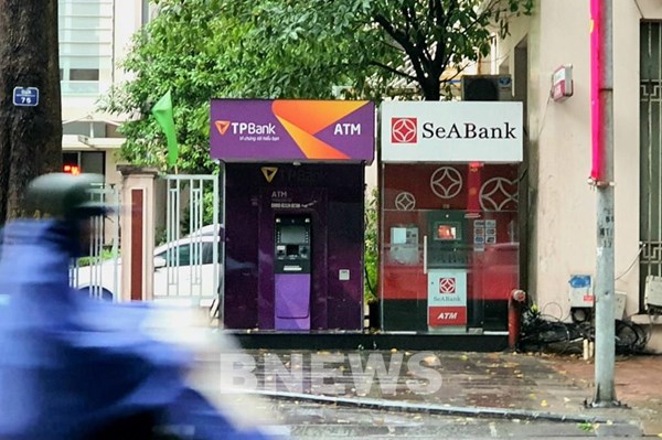 Không còn cảnh chen chân xếp hàng rút tiền trước Tết