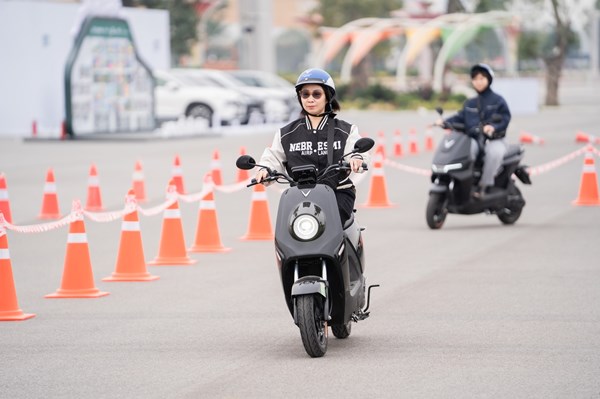 VinFast ZGoo: Món quà vừa tinh tế, vừa thực dụng cho phái đẹp trong ngày Valentine