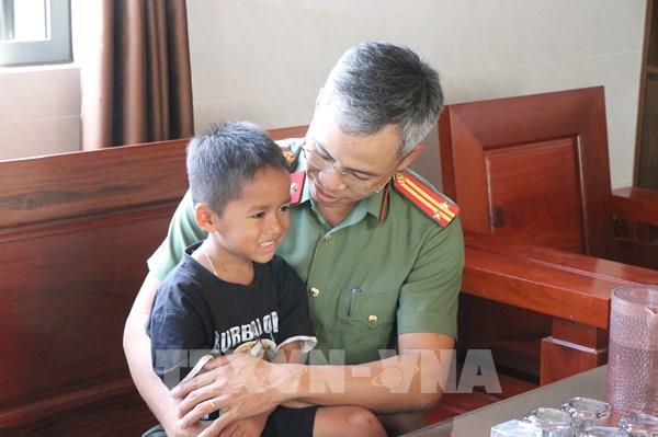 Tết hạnh phúc của “con nuôi Công an xã”