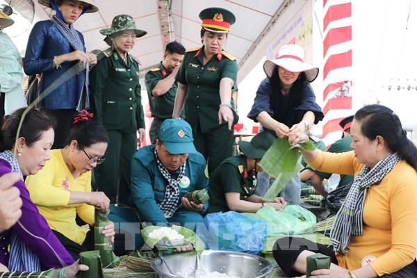 Tết Quân dân: 20 năm vun đắp "thế trận lòng dân"