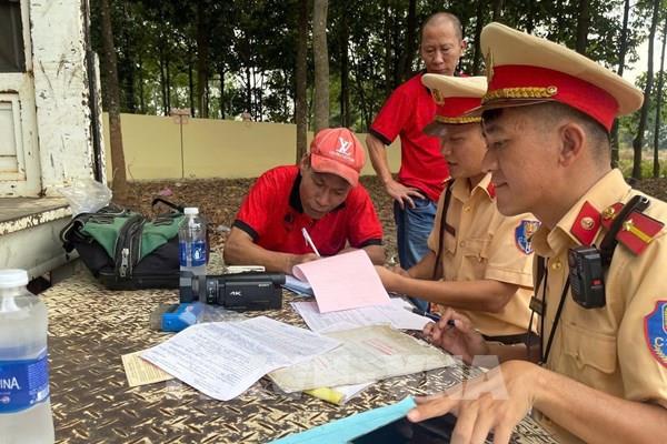 Xe khách 45 chỗ nhồi nhét 54 người bị xử phạt 67,5 triệu đồng