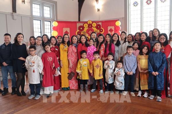 Xuân Bính Ngọ 2026: Nửa vòng Trái Đất, một cội nguồn