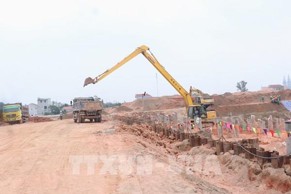 Làm đường nối sân bay Gia Bình với Thủ đô Hà Nội (đoạn qua Bắc Ninh) theo hình thức xây dựng khẩn cấp