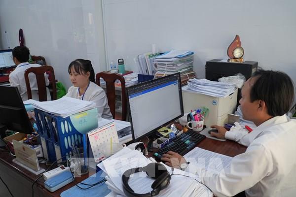 Những cán bộ “vượt biển” mỗi ngày vì nhân dân