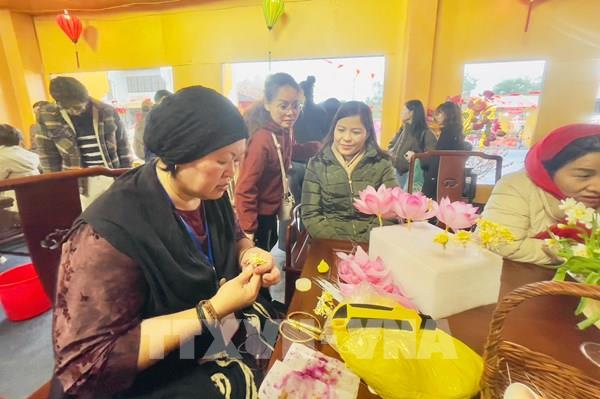 Hương trà, sắc hoa và nếp Tết người Hà Nội