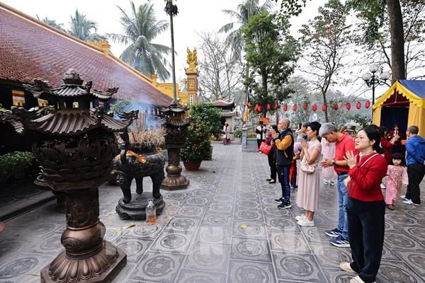 Đi lễ ngày đầu năm – nét văn hóa truyền thống của người Hà Nội