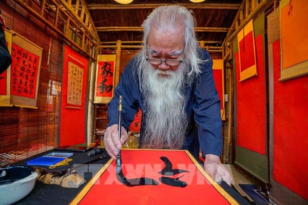 Nét đẹp văn hoá xin chữ đầu năm của người Việt