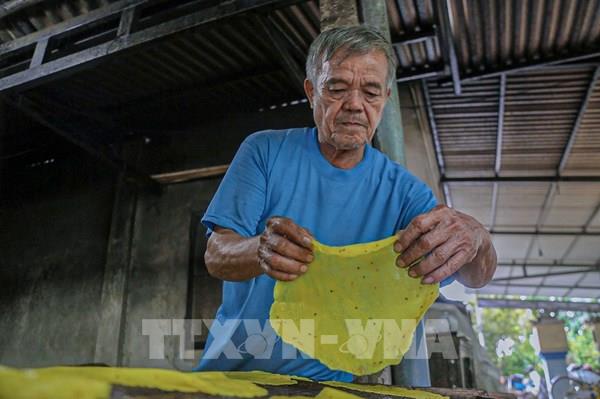 Giữ lửa cho làng nghề bánh tráng hơn 300 năm tuổi ở Cố đô Huế