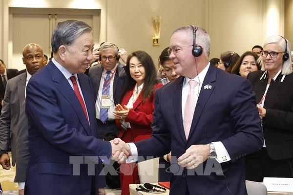 Việt Nam và Hoa Kỳ ký nhiều hợp đồng, thỏa thuận hợp tác