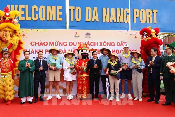Đà Nẵng "đón sóng" khách tàu biển, mở rộng dư địa tăng trưởng