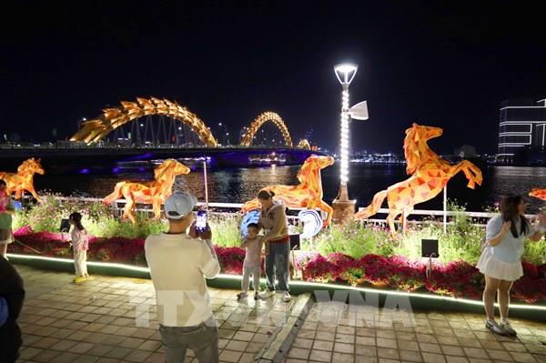 Đà Nẵng rộn ràng sắc Xuân, vững bước vào kỷ nguyên phát triển mới