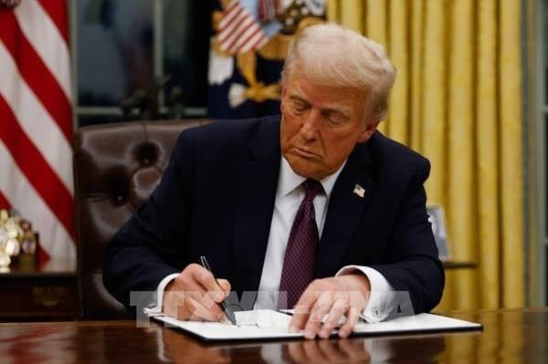 Tổng thống Mỹ ký sắc lệnh tạm áp đặt mức thuế toàn cầu mới 10% ​