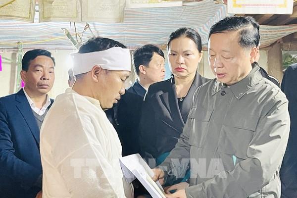 Vụ chìm tàu ở hồ Thác Bà: Phó Thủ tướng Trần Hồng Hà thăm hỏi, động viên gia đình các nạn nhân