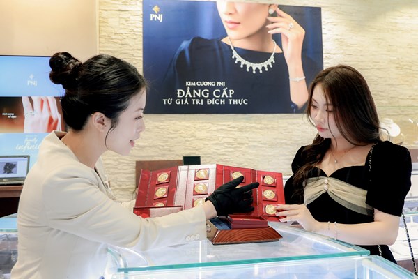 PNJ làm mới danh mục sản phẩm và trải nghiệm mua sắm Tết Bính Ngọ 