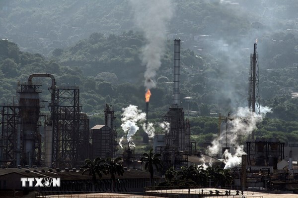 Mỹ nới lỏng lệnh cấm xuất khẩu dầu mỏ của Venezuela sang Cuba