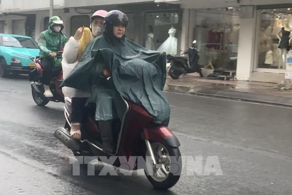 Dự báo thời tiết ngày 27/2: TP. Hồ Chí Minh có mưa rào và rải rác có dông