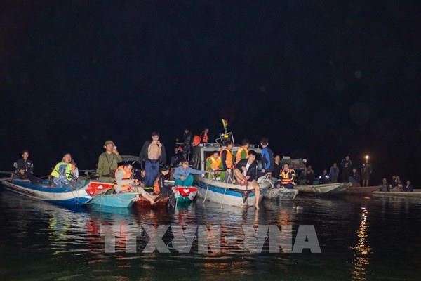 Khởi tố, bắt tạm giam lái tàu chở đá trong vụ lật thuyền ở hồ Thác Bà