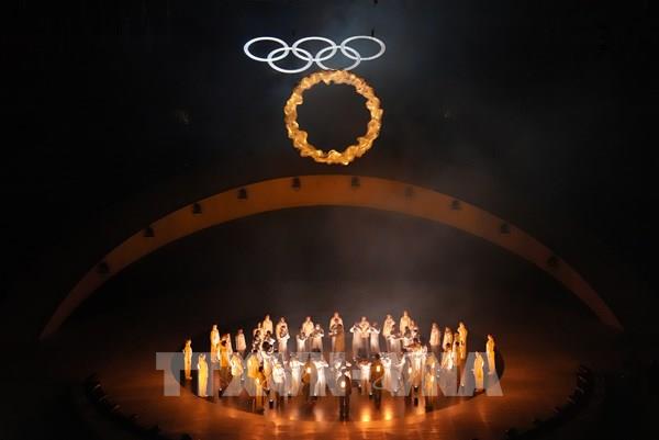 Sắc màu rực rỡ tại lễ bế mạc Olympic mùa Đông 2026