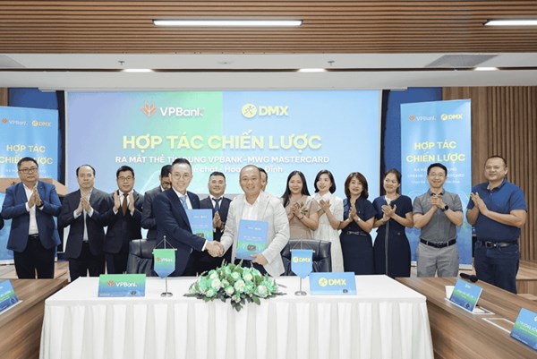 Thẻ tín dụng chuyên biệt cho lĩnh vực bán lẻ điện tử và tiêu dùng