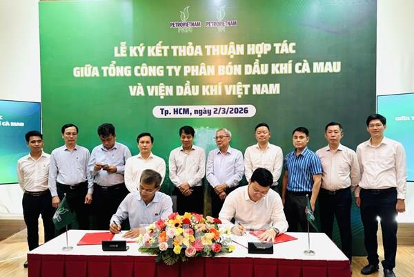 Hai đơn vị Petrovietnam ký kết hợp tác phát triển công nghệ và sản phẩm mới