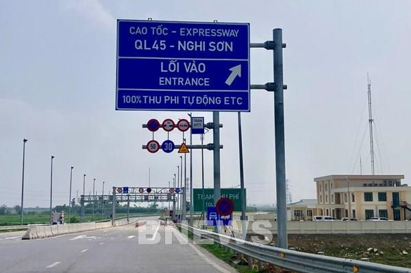 Hơn 10.000 giao dịch trong 10 giờ đầu thu phí trên cao tốc Bắc - Nam