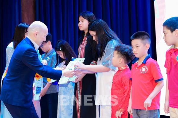 Toyota Việt Nam trao giải Cuộc thi vẽ tranh quốc tế “Chiếc ô tô mơ ước”