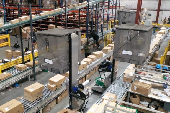 Doanh nghiệp Mỹ yêu cầu khôi phục miễn thuế “de minimis”