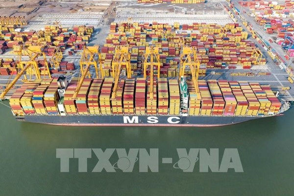 Hãng tàu container lớn nhất thế giới chuyển hướng đến cảng an toàn
