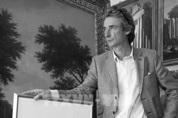 Facing the World và nụ cười Việt Nam: Câu chuyện đằng sau một phiên đấu giá