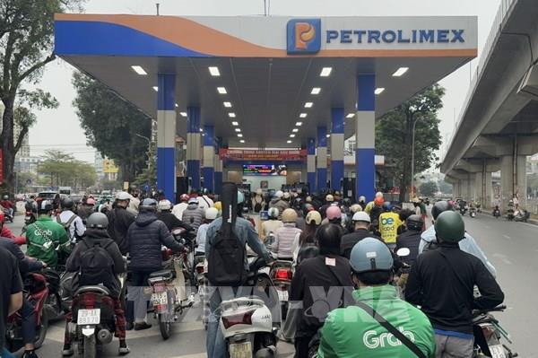 Ùn ứ ở một số cây xăng nội thành Hà Nội