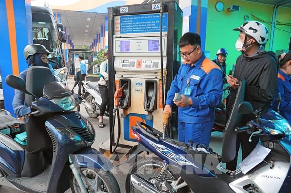 Đề xuất cơ chế bình ổn khi giá xăng dầu tăng trên 20% trong một tháng