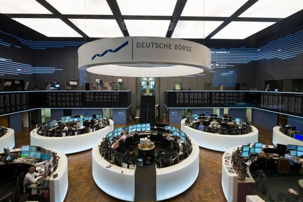 Lo ngại về kinh tế đẩy chỉ số chứng khoán chủ chốt của Đức lao dốc mạnh