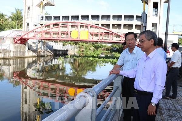 Chủ động nguồn nước bảo vệ sản xuất nông nghiệp Vĩnh Long