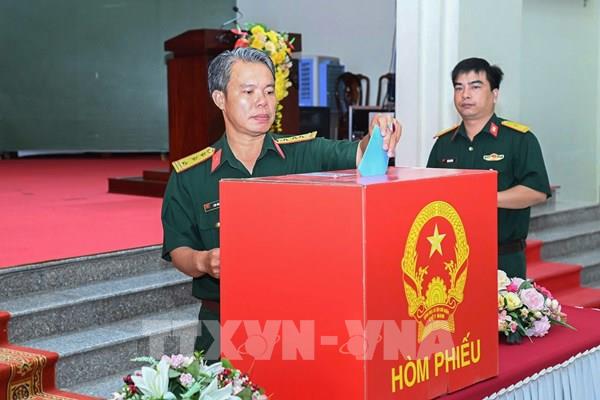 Hơn 4.600 cử tri lực lượng vũ trang Cần Thơ bỏ phiếu sớm