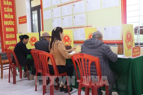 Đến 11 giờ 20 phút ngày 15/3: Hà Tĩnh dẫn đầu với tỷ lệ cử tri đi bầu 91,64%