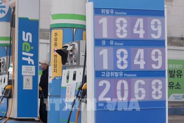 Giá nhiên liệu bán lẻ tại Hàn Quốc giảm mạnh sau khi áp dụng hệ thống giá trần