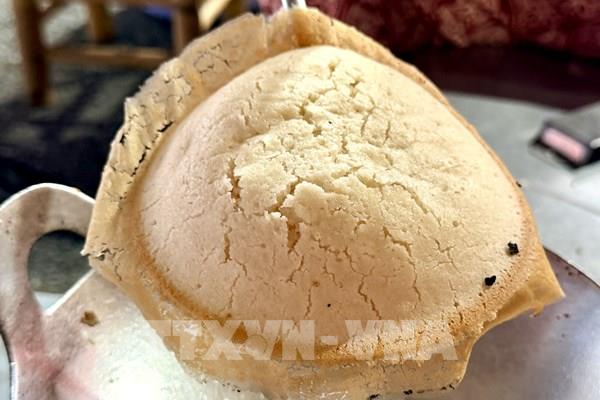 Bánh bò nướng Ha Cô: Vị ngọt hồn Chăm Châu Phong