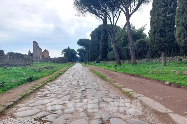 Khám phá con đường Appian cổ đại ở Italia