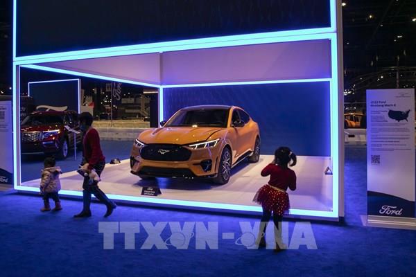 Giá xăng tăng thúc đẩy người tiêu dùng chuyển sang mua xe điện