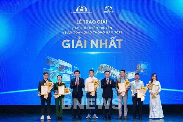 Trao giải Báo chí an toàn giao thông 2025
