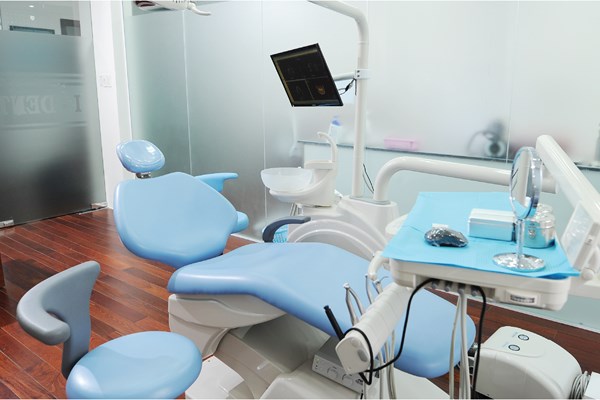 Xử phạt, đình chỉ hoạt động 5 cơ sở nha khoa không phép